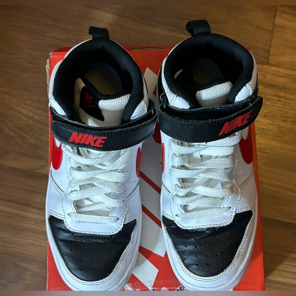 Nike Court Borough Mid 2 Leather Shoes (NEW, youth/women’s, white black red)